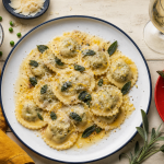 Accompagnement ravioli : raviolis ricotta-épinards, beurre noisette et parmesan