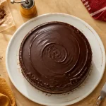 Glaçage sans sucre glace au chocolat brillant, sans sucre glace
