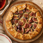 Dessert au figues fraiches : tarte rustique aux figues fraîches, vue de dessus