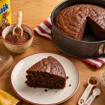 Gâteau au Nesquik moelleux, tranche sur assiette